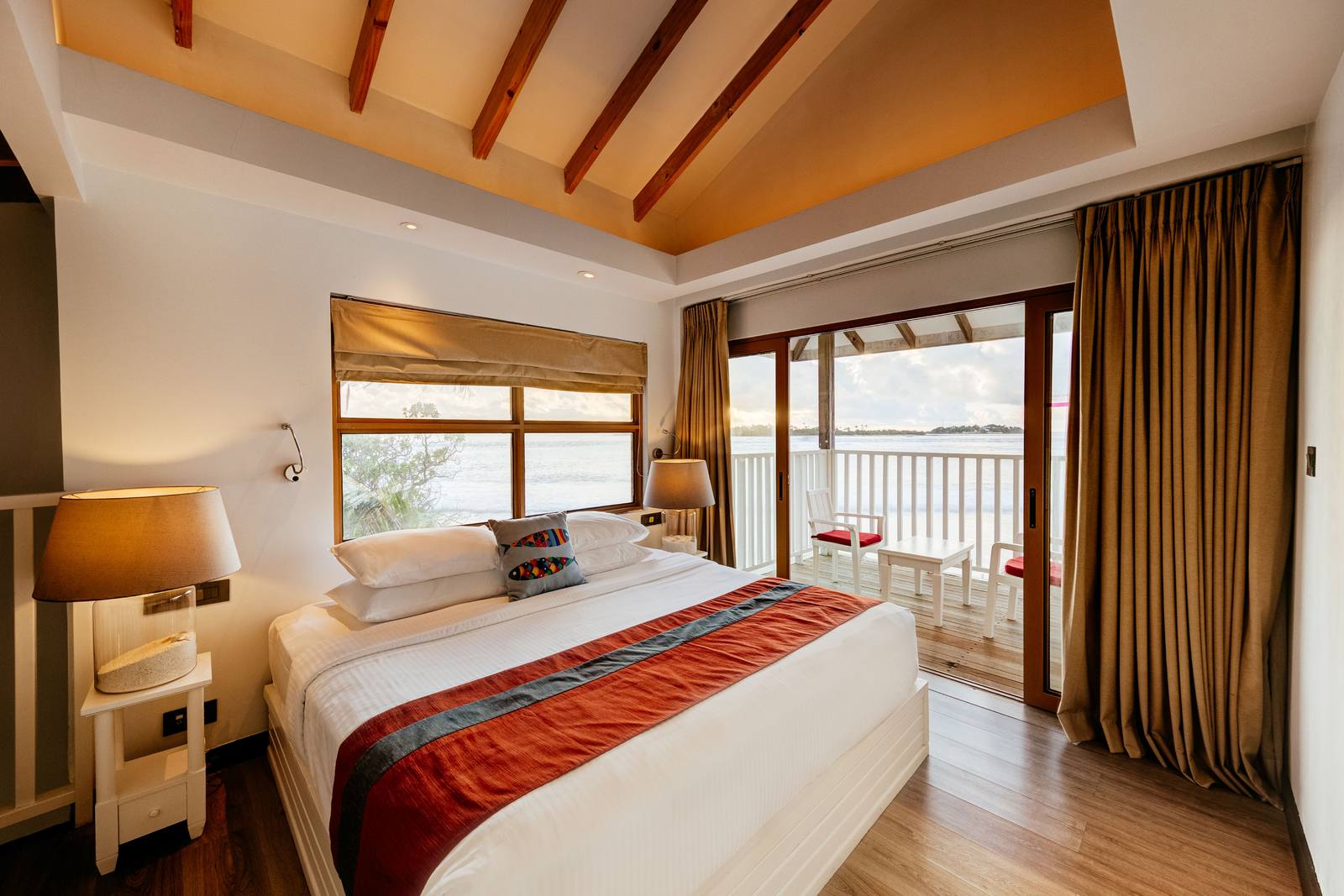 Cinnamon Dhonveli Duplex Garden Bungalow 臥室