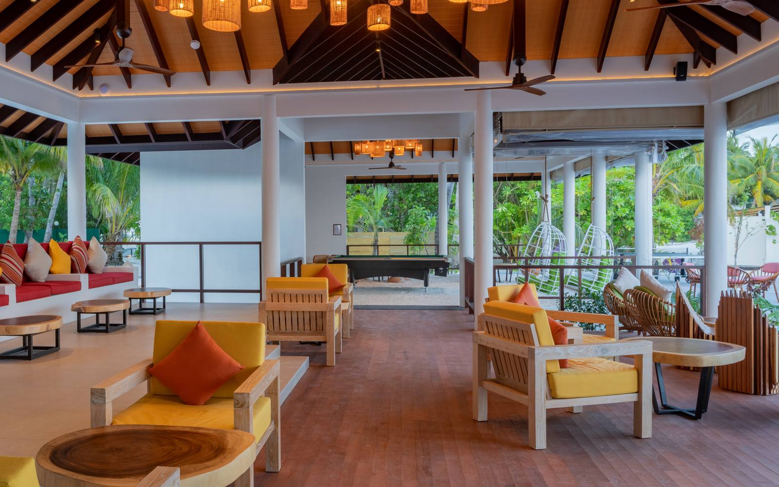 Cinnamon Hakuraa Huraa Veli Bar & Lounge