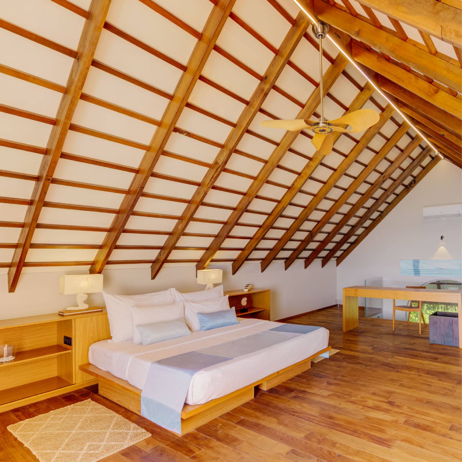 Cinnamon Velifushi Superior Beach Loft 樓上臥室