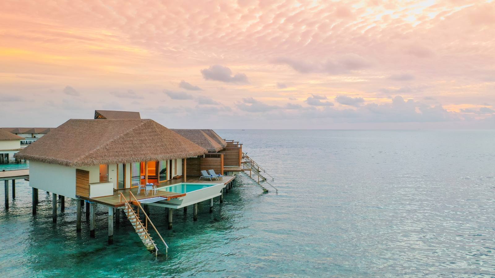Cinnamon Velifushi Water Suite with Pool 水上外觀