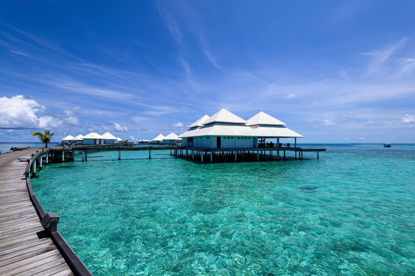 Diamonds Thudufushi Aqua 水上餐廳外觀