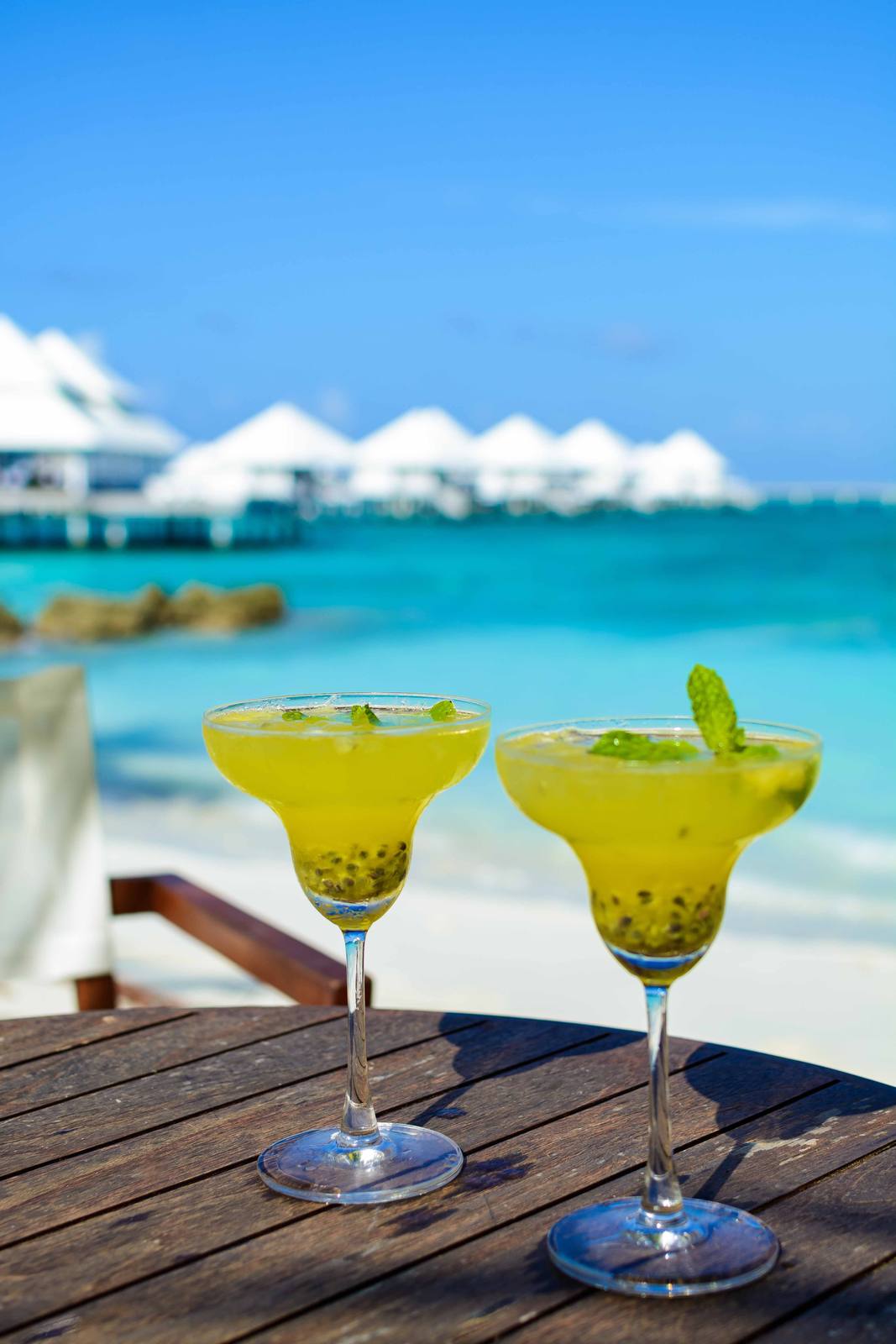 Diamonds Thudufushi 海邊調酒與水上別墅