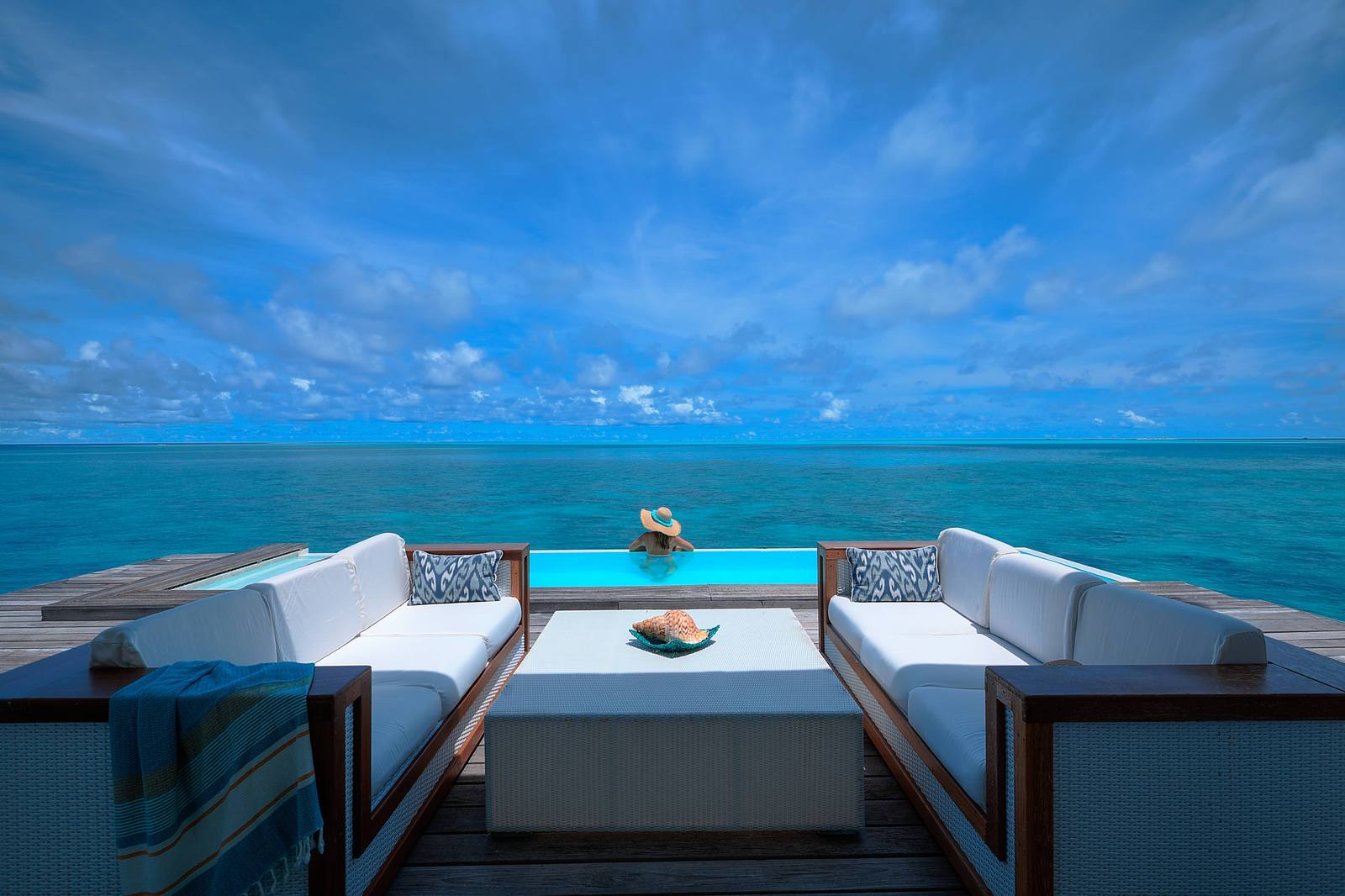 Diamonds Thudufushi Two Bedroom Pool Water Villa 泳池露台