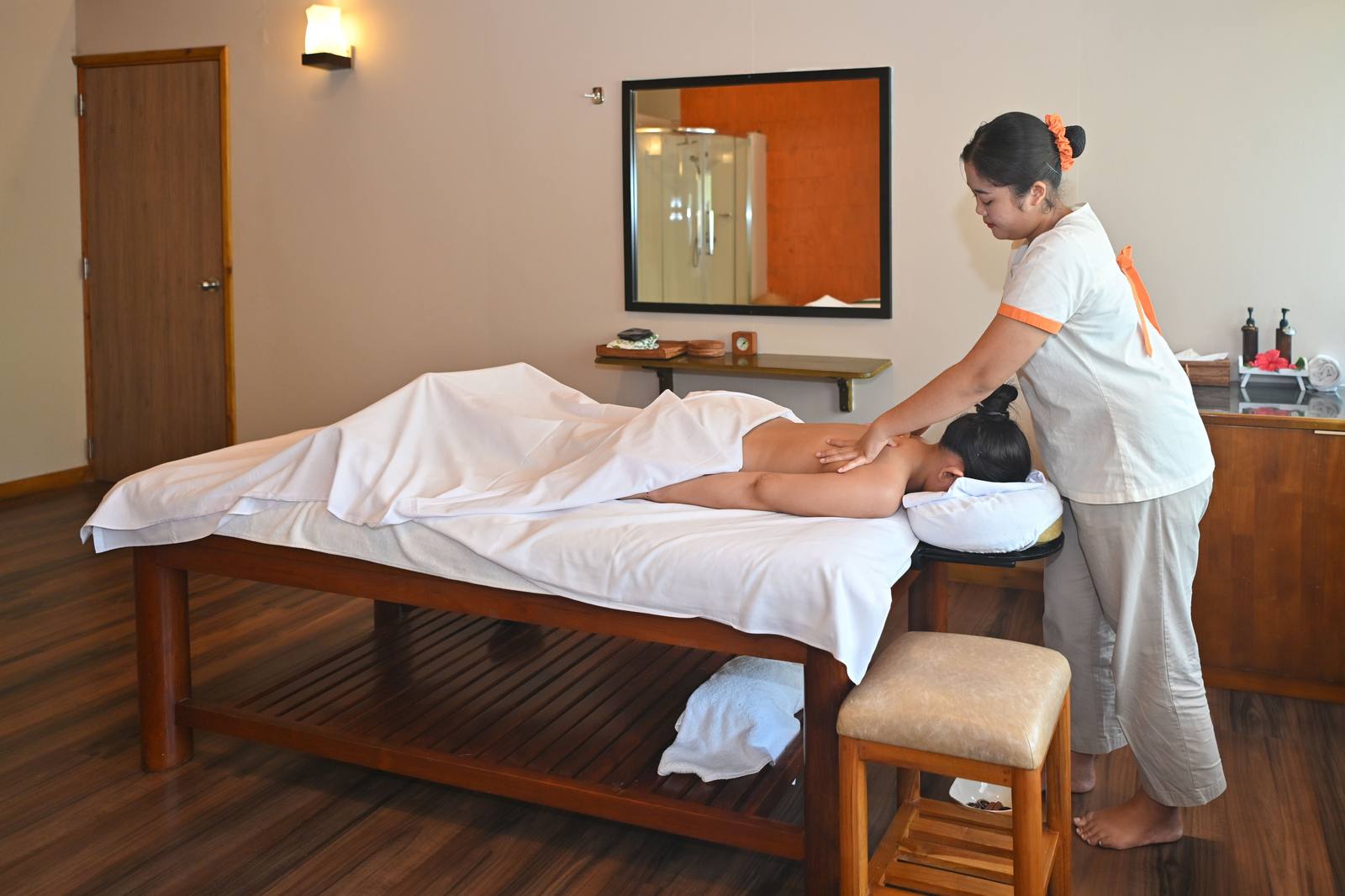Ellaidhoo by Cinnamon Chavana Spa 按摩