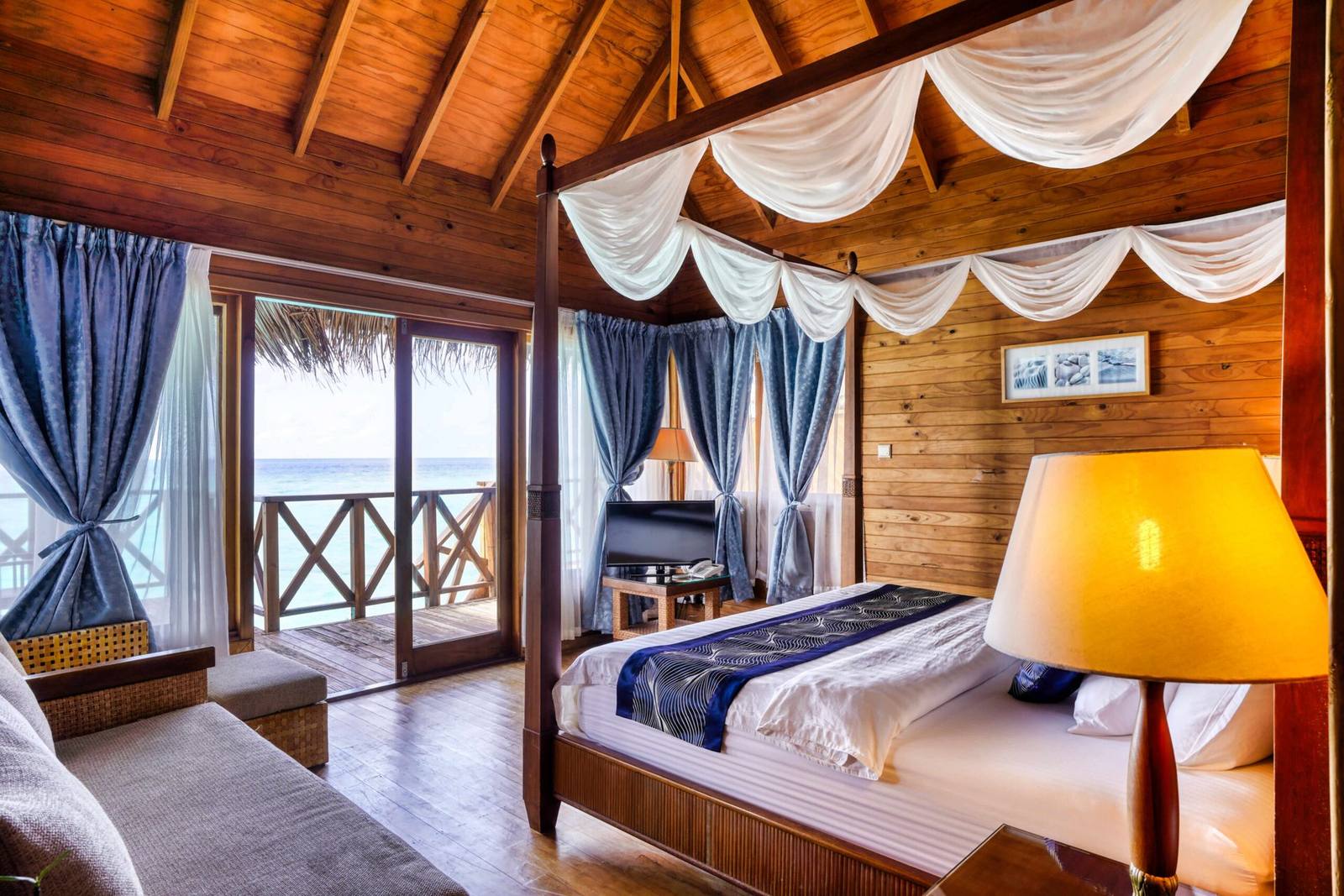 Fihalhohi Maldives Water Villa 臥室