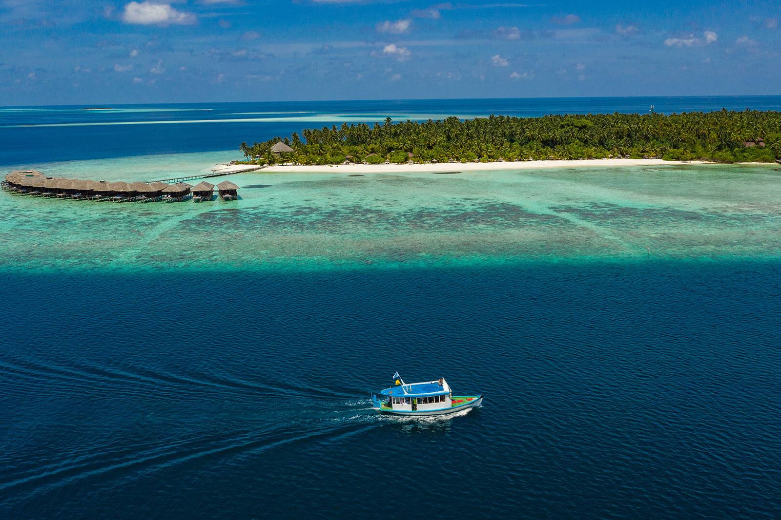Filitheyo Island Resort 島嶼、水上別墅與多尼船空拍