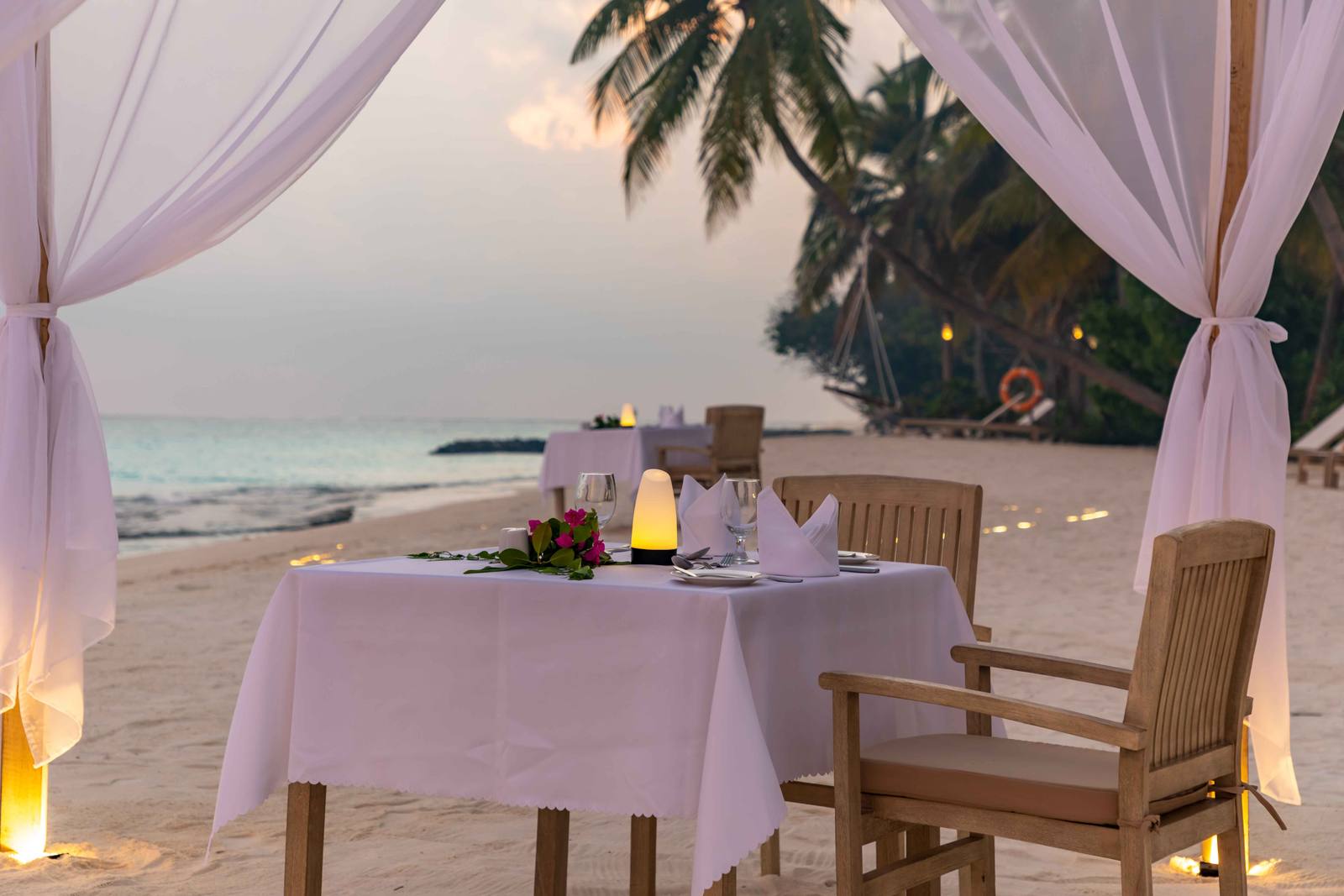 Fiyavalhu Resort 沙灘涼亭晚餐