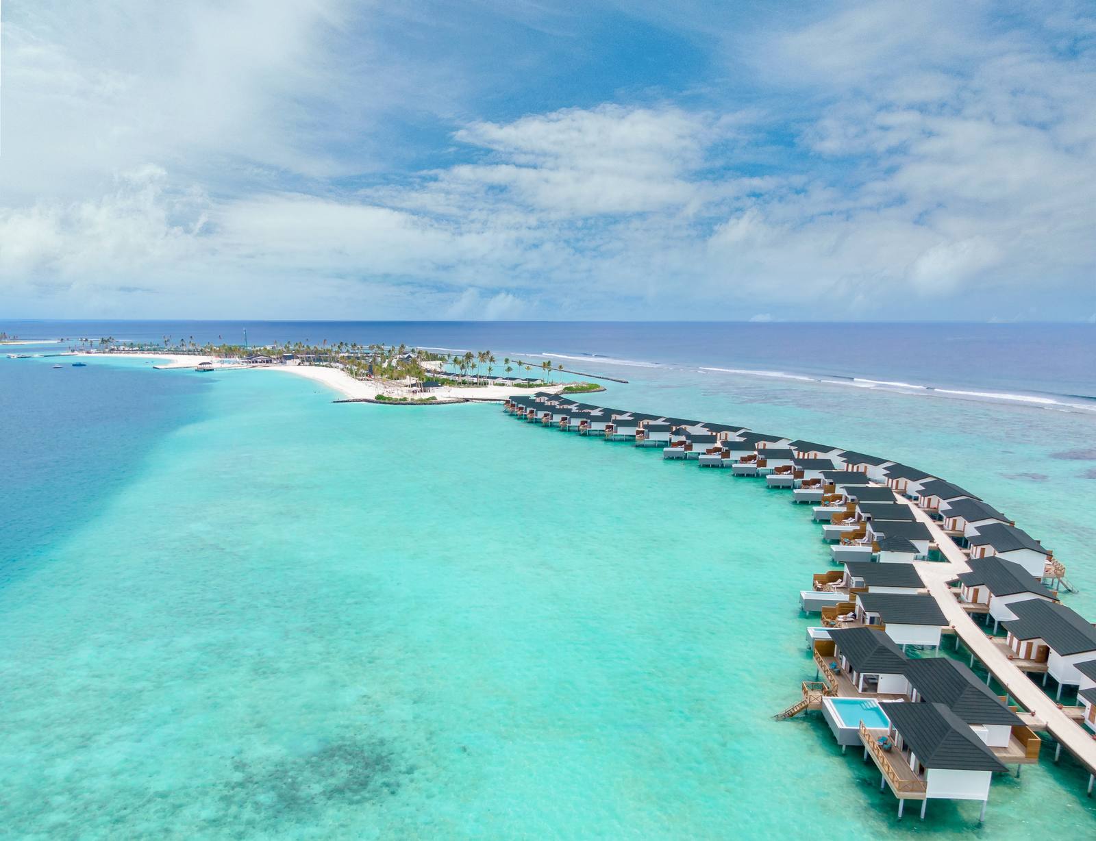 Joy Island 水上別墅棧橋空拍