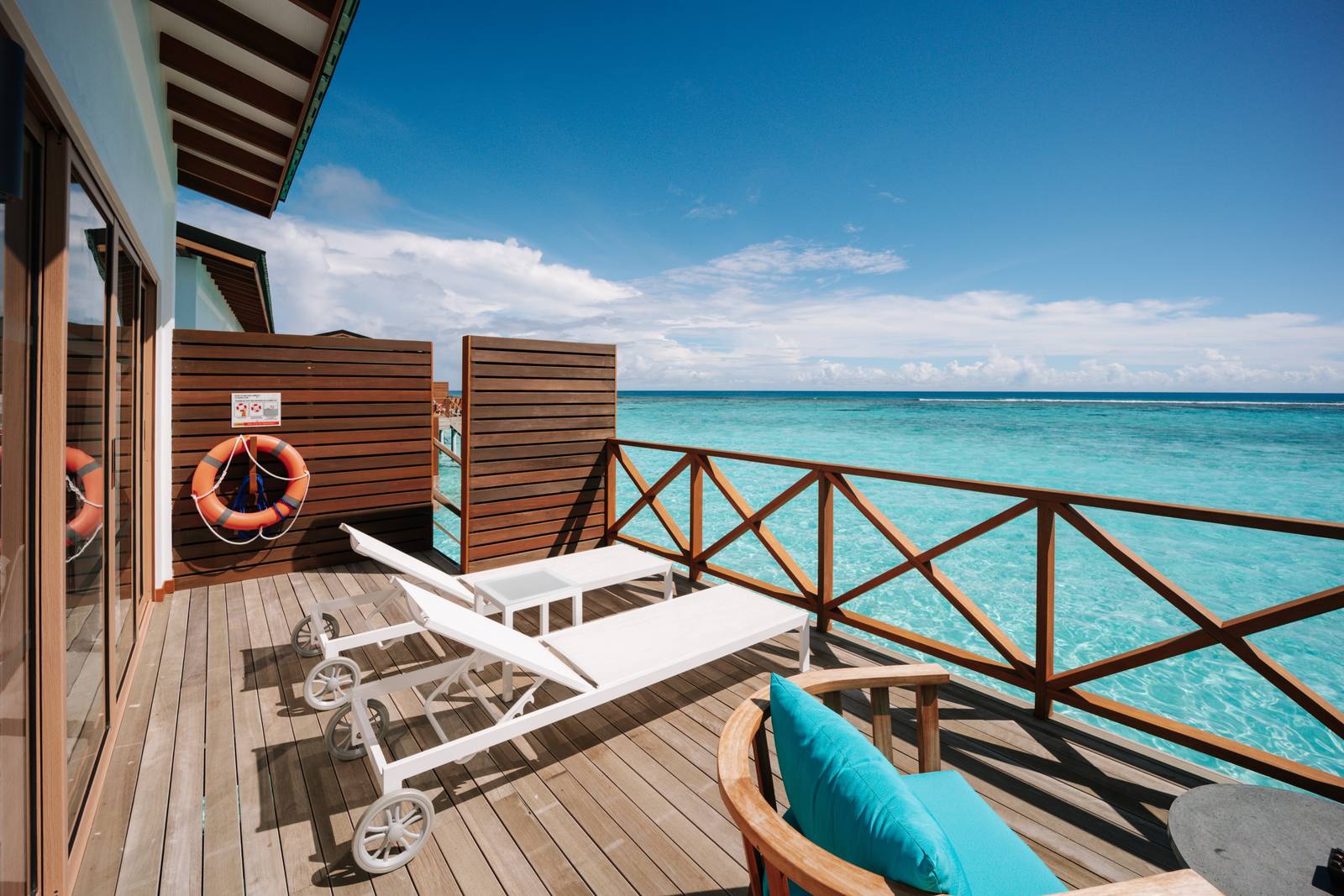 Joy Island Lagoon Villa 露台
