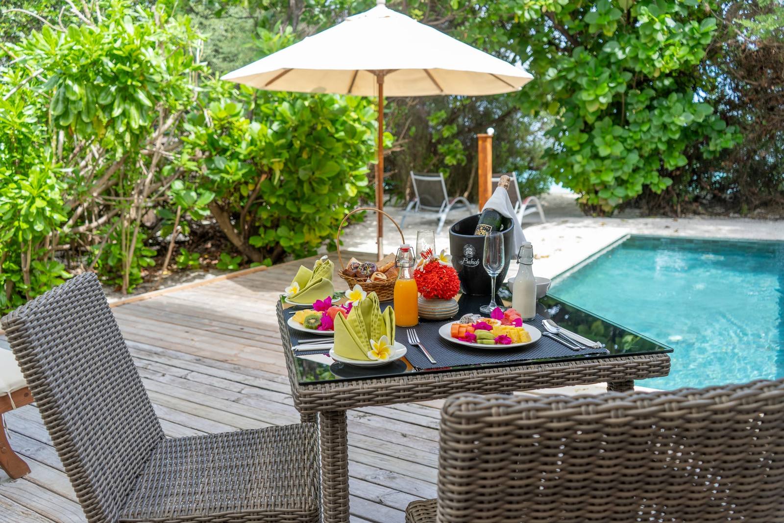 Kudafushi Beach Villa with Pool 泳池旁早餐