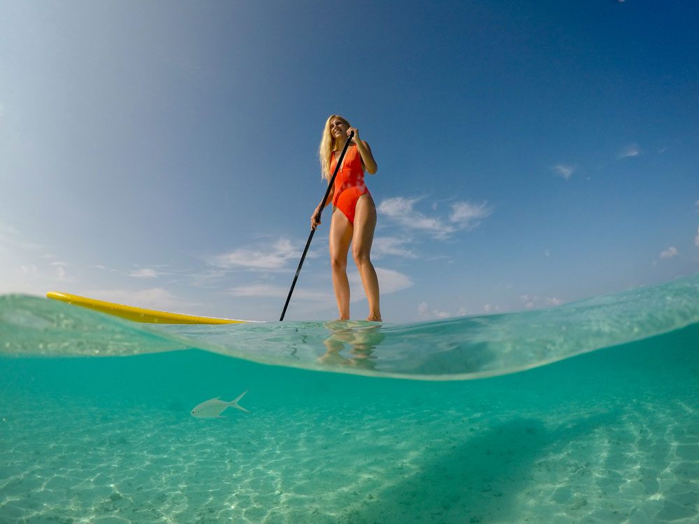 透澈海面站立式划槳 SUP 探險
