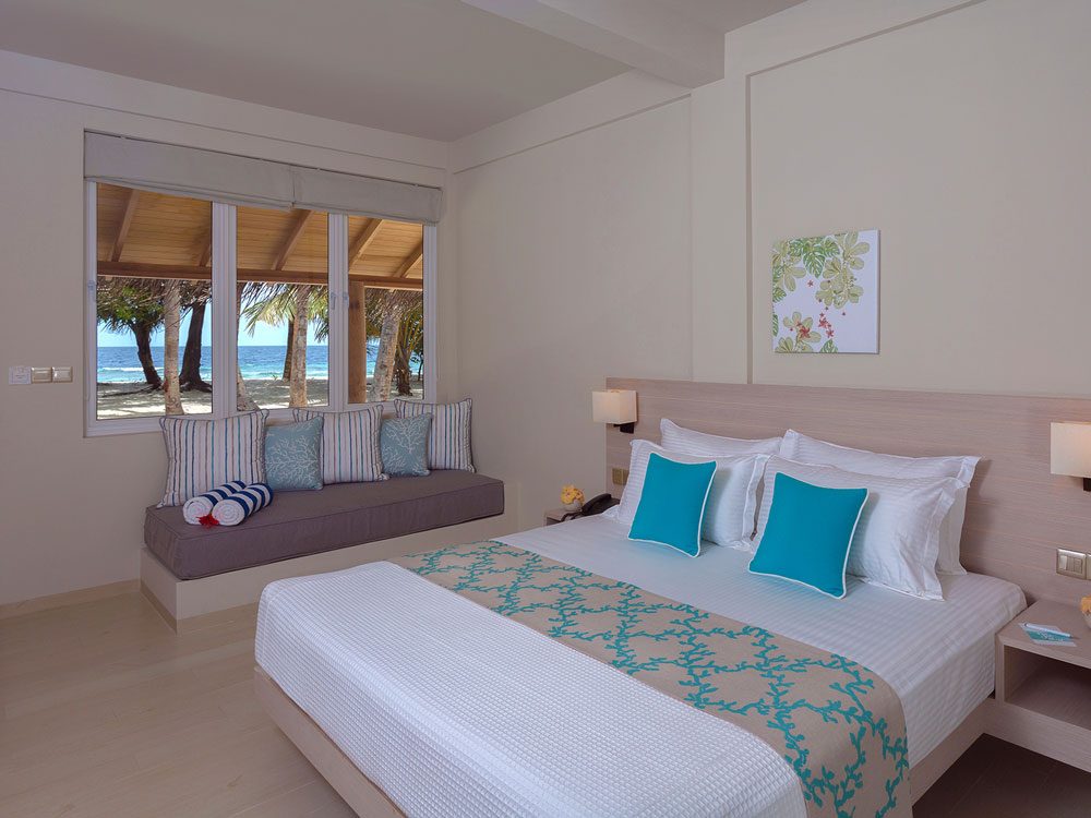 豪華客房 Deluxe Room 濱海落地採光窗空間