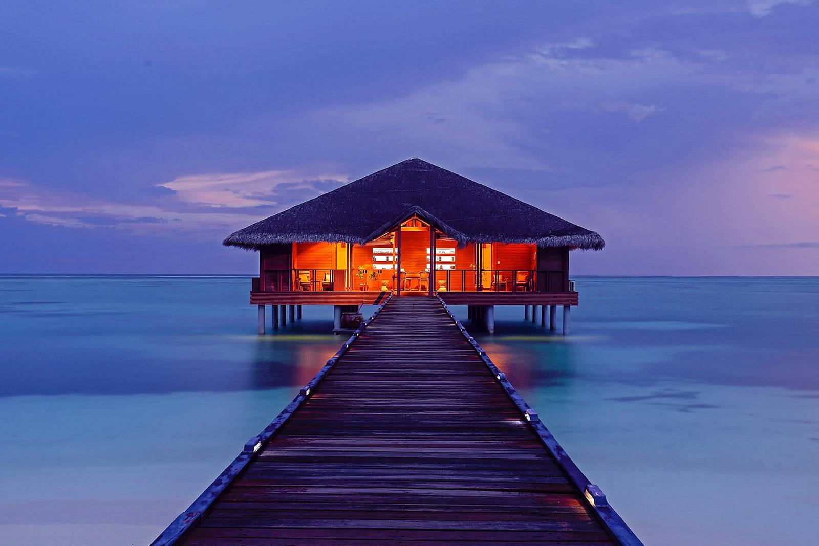 Medhufushi 水上 Spa 棧道夜景