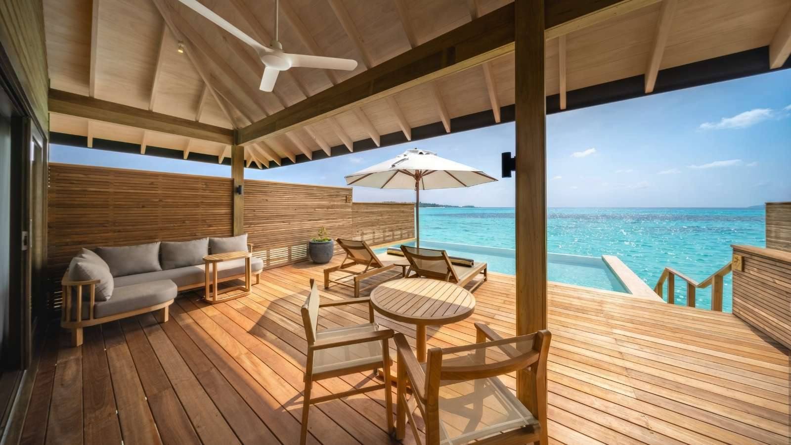 Nala Maldives Ocean Pool Villa 露台與泳池