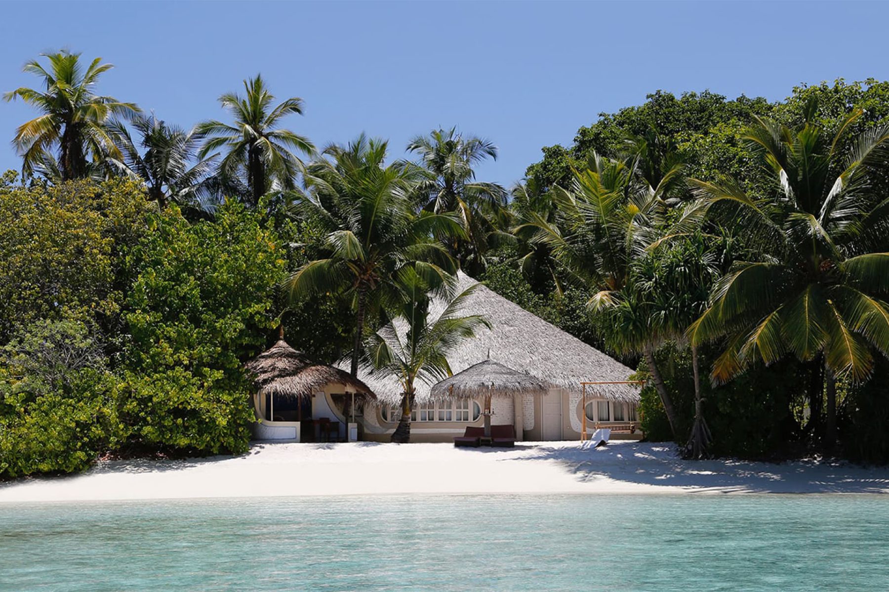 尼卡島豪華沙灘別墅 Deluxe Beach Villa 內部與露台