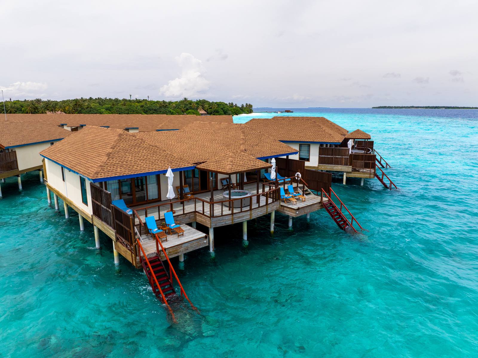 Reethi Faru Two-Bedroom Water Villa Suite 水上空拍