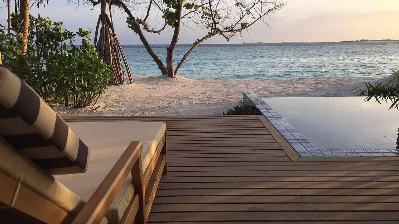 ROBINSON NOONU Beach Villa Pool 面海泳池露台