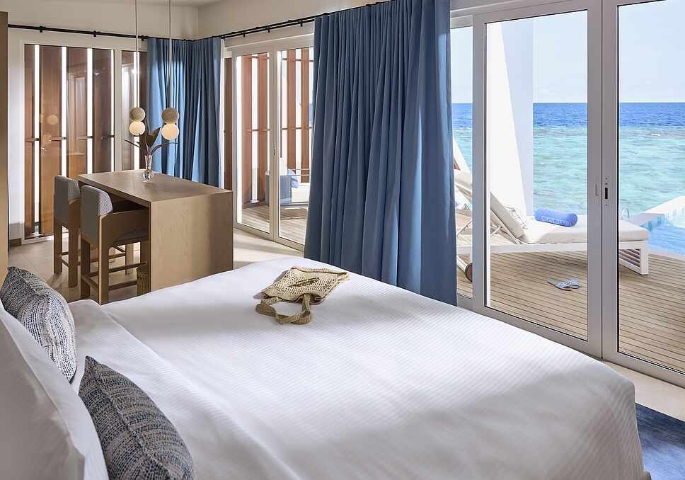 經典水上別墅 Exclusive Reef Water Villa 奢華面海臥室