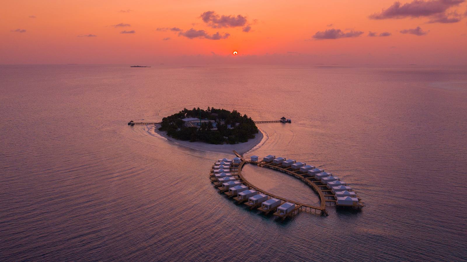 Sandies Bathala 島嶼夕陽空拍