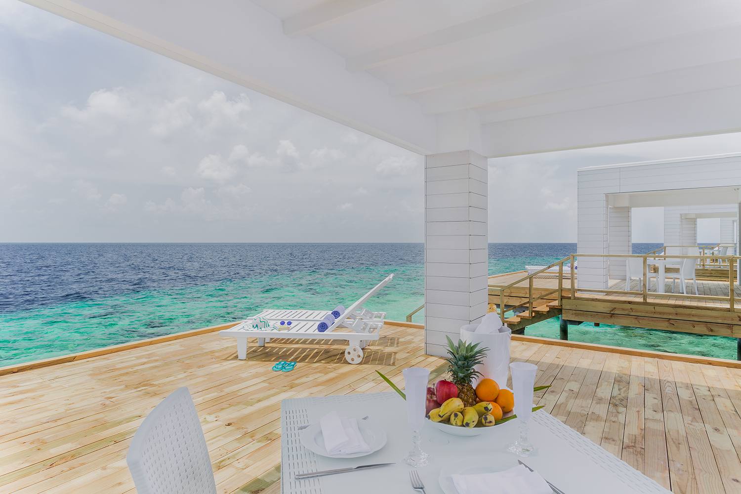 Sandies Bathala Water Villa 露台
