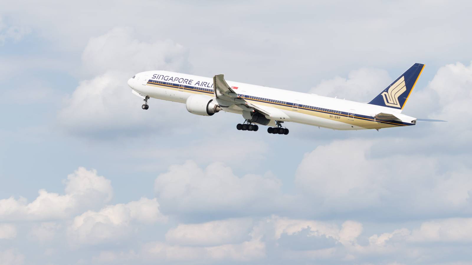 新加坡航空波音 777 客機起飛爬升