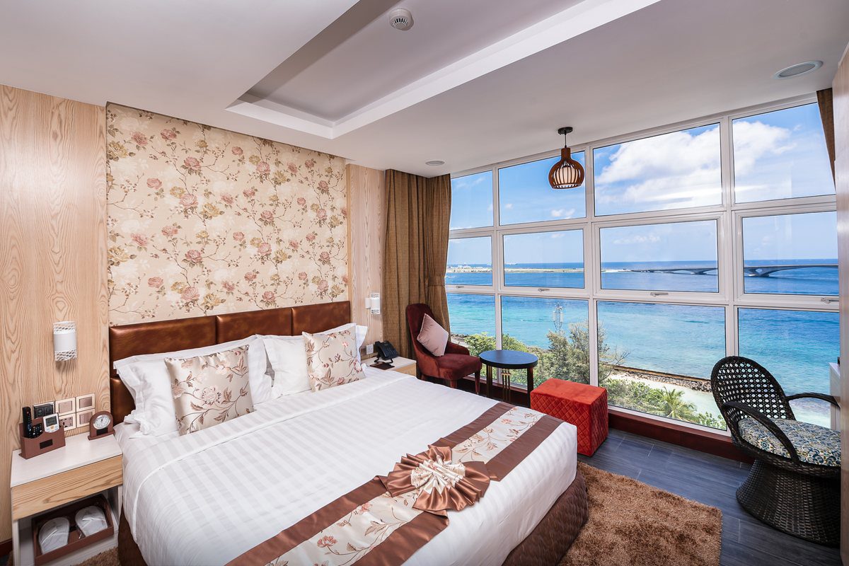Summer Beach Deluxe Ocean View 客房轉角海景窗