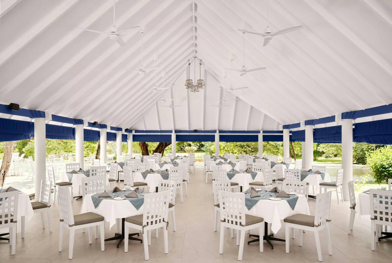 Villa Nautica Bageecha 主餐廳
