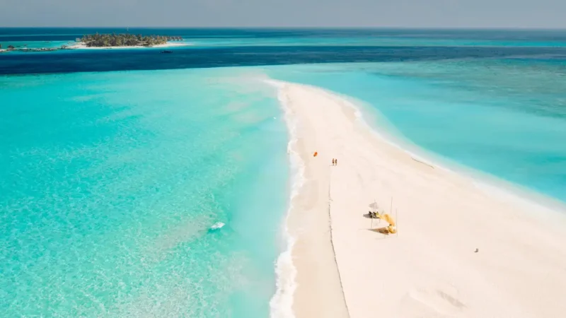 目前遇到馬爾地夫度假島選擇障礙預算14萬以內